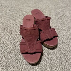 UGG Issa Mosaic Raspberry Clogs